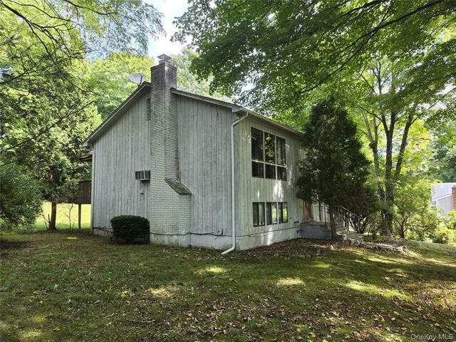 17 Franklin Drive, Mahopac, NY 10541