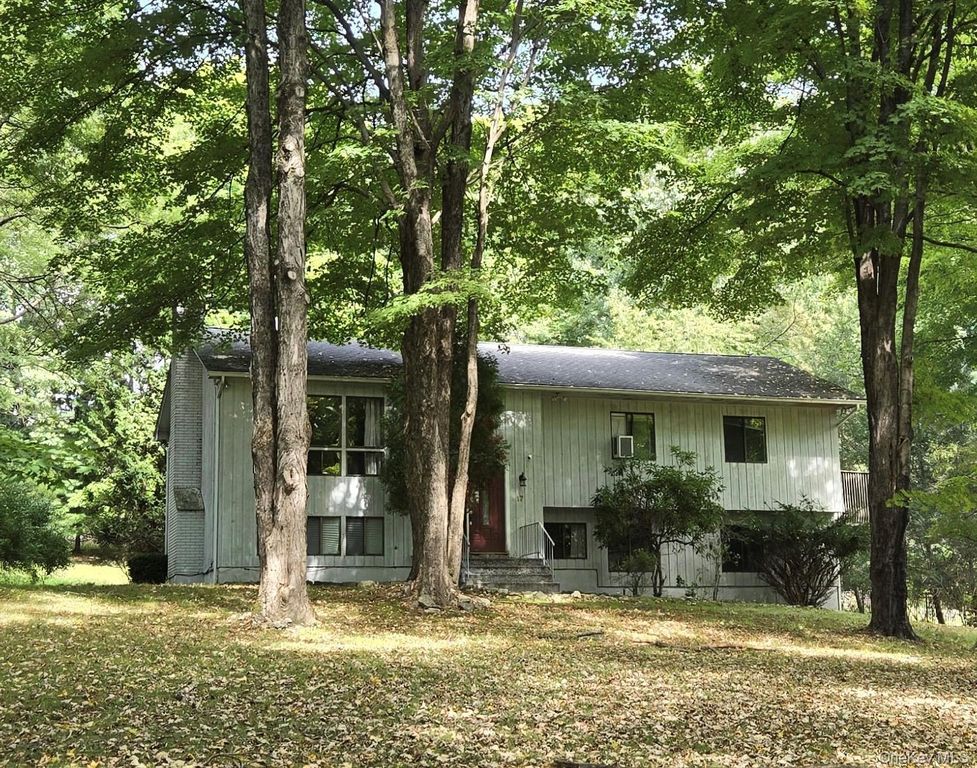 17 Franklin Drive, Mahopac, NY 10541 — photo 2