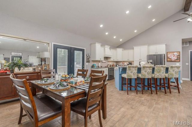 25243 Highway 32, Lebanon, MO 65536