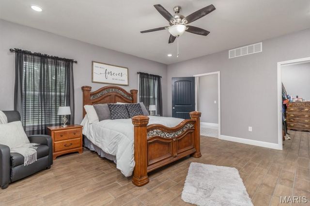 25243 Highway 32, Lebanon, MO 65536