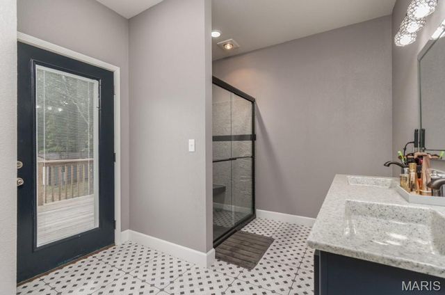 25243 Highway 32, Lebanon, MO 65536