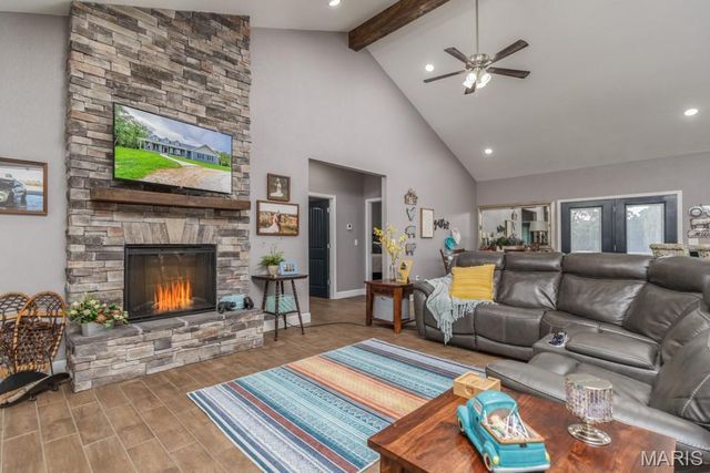 25243 Highway 32, Lebanon, MO 65536