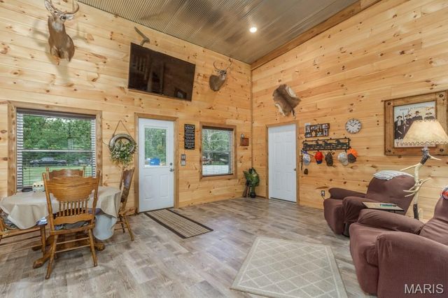 25243 Highway 32, Lebanon, MO 65536