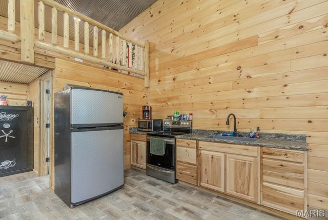 25243 Highway 32, Lebanon, MO 65536