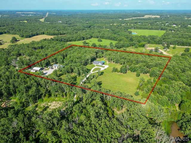 25243 Highway 32, Lebanon, MO 65536