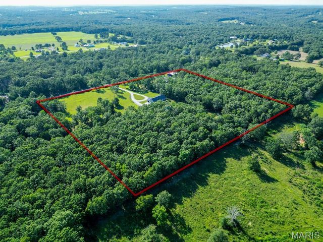 25243 Highway 32, Lebanon, MO 65536