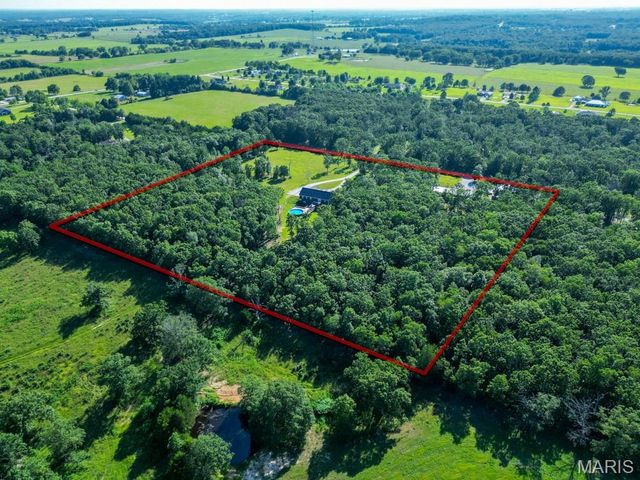 25243 Highway 32, Lebanon, MO 65536