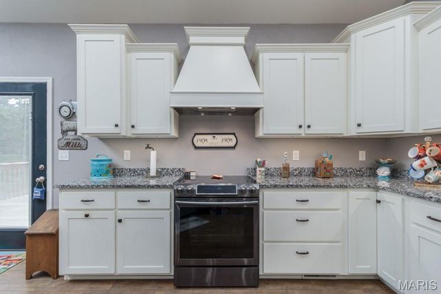 25243 Highway 32, Lebanon, MO 65536