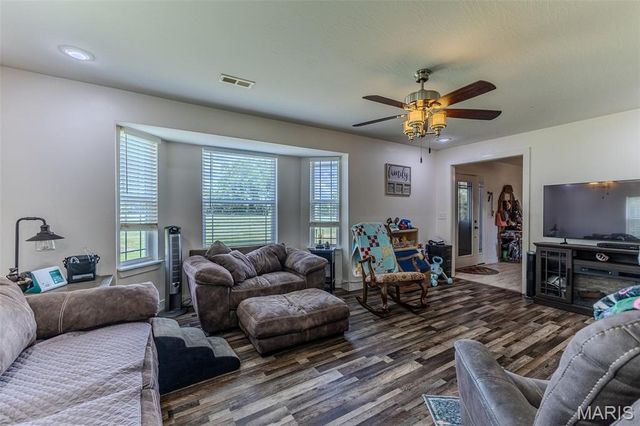 30170 Highway U, Crocker, MO 65452