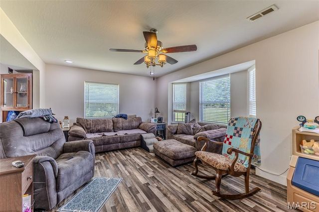 30170 Highway U, Crocker, MO 65452