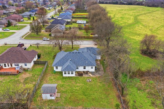 114 W Fall Creek Road, Willard, MO 65781