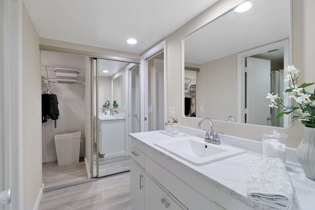 1 Plantation Drive 202, Vero Beach, FL 32966