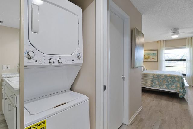 1 Plantation Drive 202, Vero Beach, FL 32966