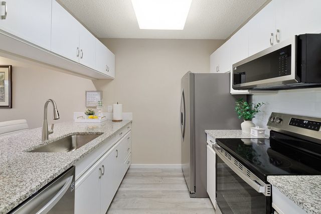 1 Plantation Drive 202, Vero Beach, FL 32966