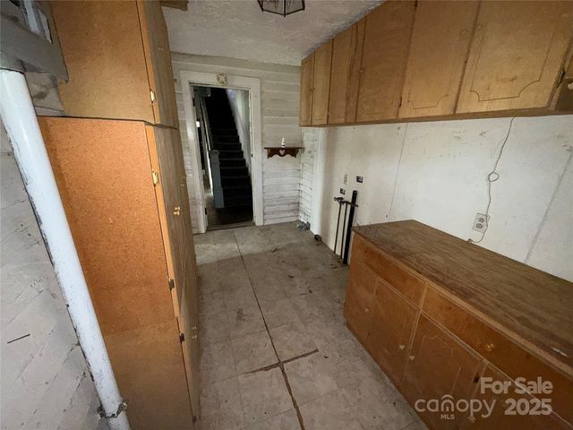 1445 33rd Street SW, Hickory, NC 28602