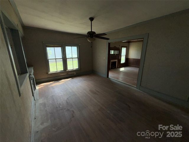 1445 33rd Street SW, Hickory, NC 28602