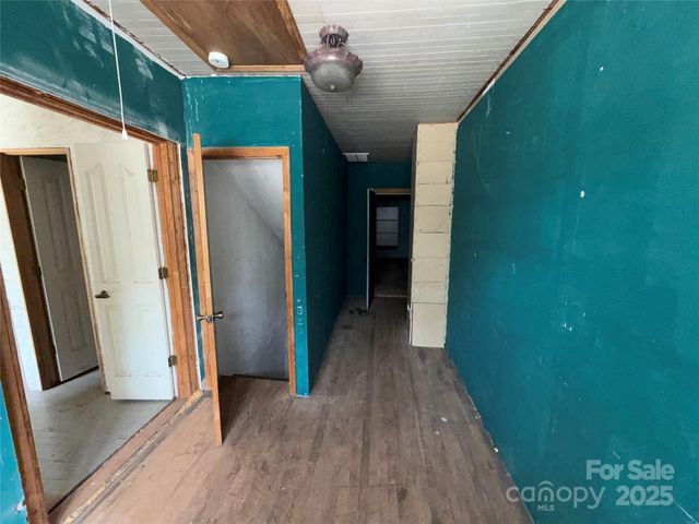 1445 33rd Street SW, Hickory, NC 28602