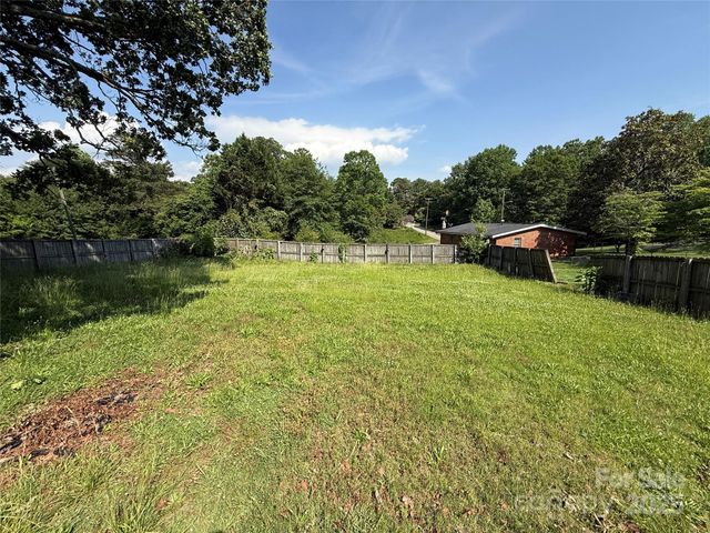 1445 33rd Street SW, Hickory, NC 28602