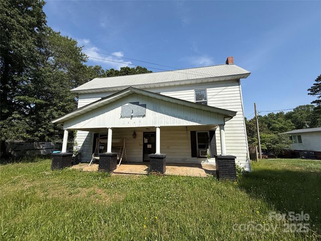 1445 33rd Street SW, Hickory, NC 28602