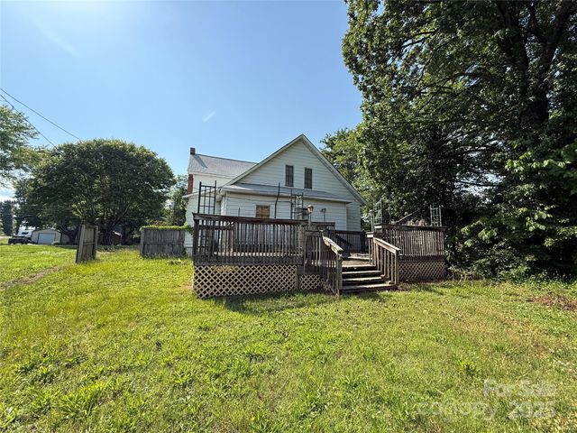 1445 33rd Street SW, Hickory, NC 28602