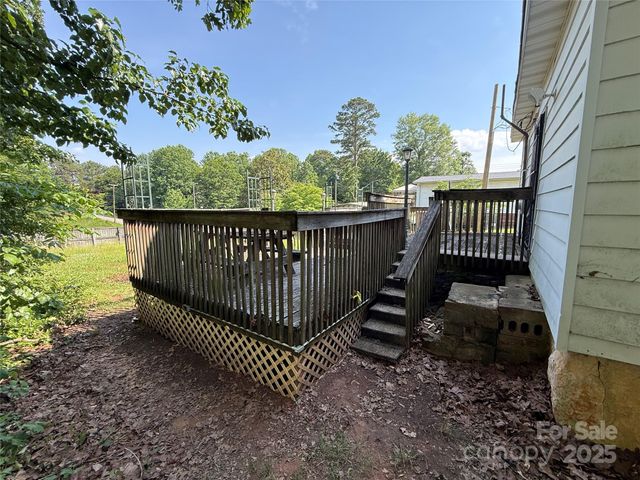 1445 33rd Street SW, Hickory, NC 28602