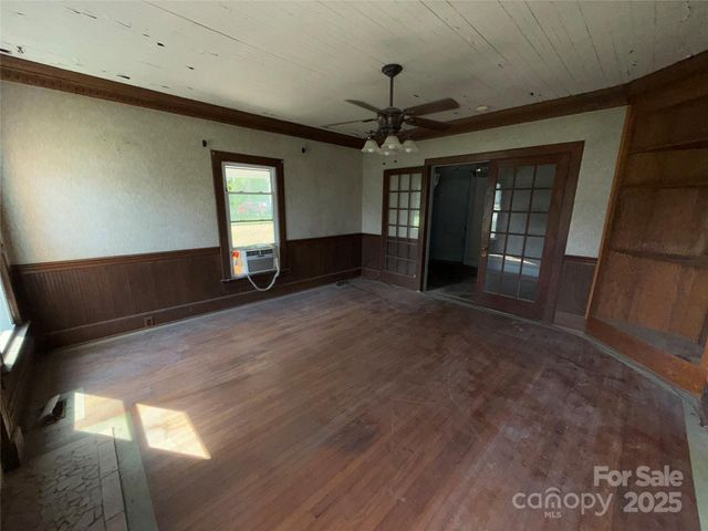 1445 33rd Street SW, Hickory, NC 28602