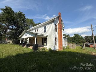 1445 33rd Street SW, Hickory, NC 28602