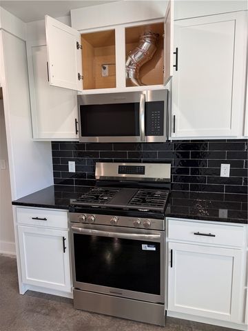 15 N Banner Avenue, Farmington, AR 72730