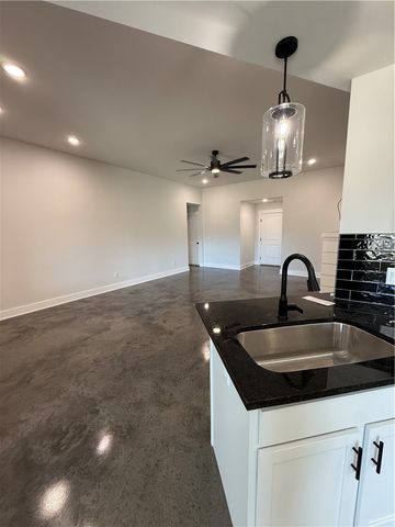 15 N Banner Avenue, Farmington, AR 72730