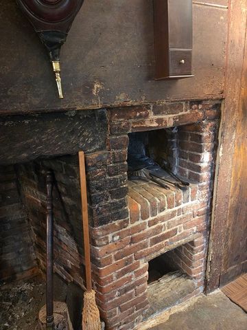 24 Brookfield Rd, Brimfield, MA 01010