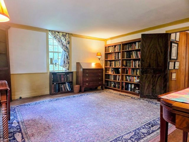 24 Brookfield Rd, Brimfield, MA 01010