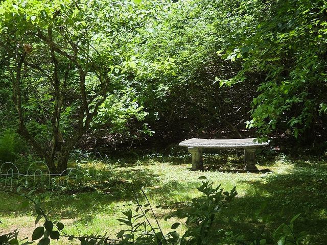 24 Brookfield Rd, Brimfield, MA 01010