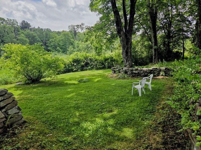24 Brookfield Rd, Brimfield, MA 01010