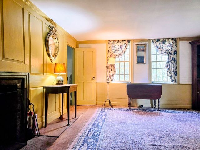 24 Brookfield Rd, Brimfield, MA 01010