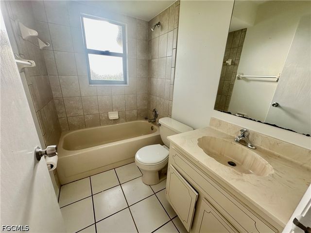 3822 SW 5th PL, Cape Coral, FL 33914