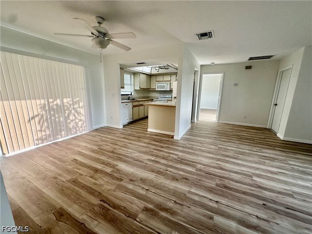 3822 SW 5th PL, Cape Coral, FL 33914