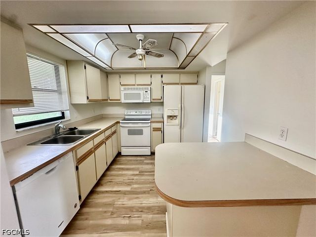 3822 SW 5th PL, Cape Coral, FL 33914