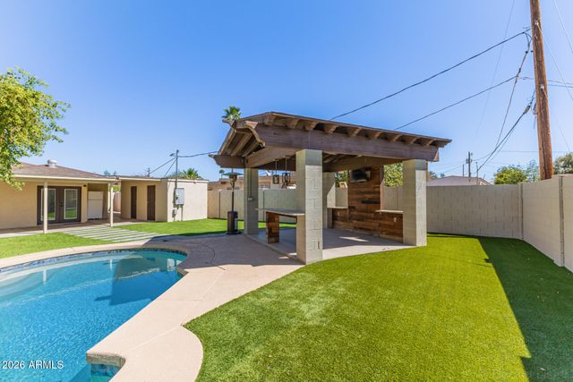 3213 E YALE Street, Phoenix, AZ 85008