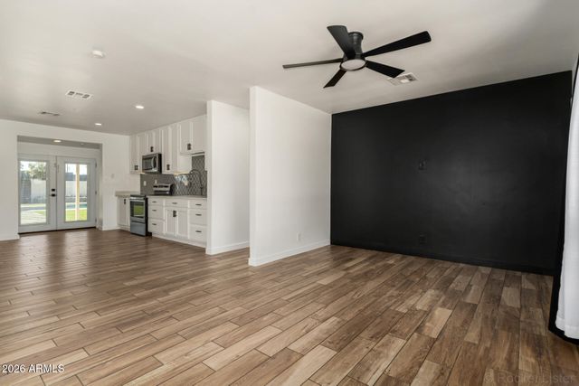 3213 E YALE Street, Phoenix, AZ 85008