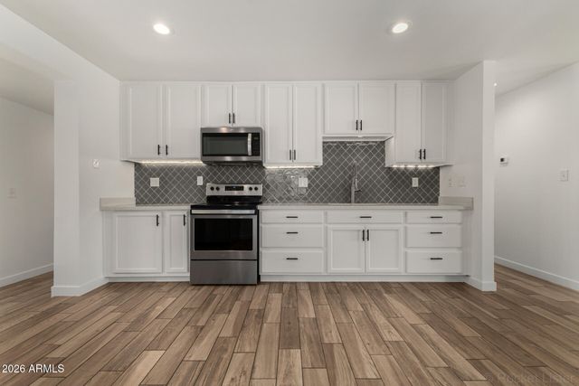 3213 E YALE Street, Phoenix, AZ 85008