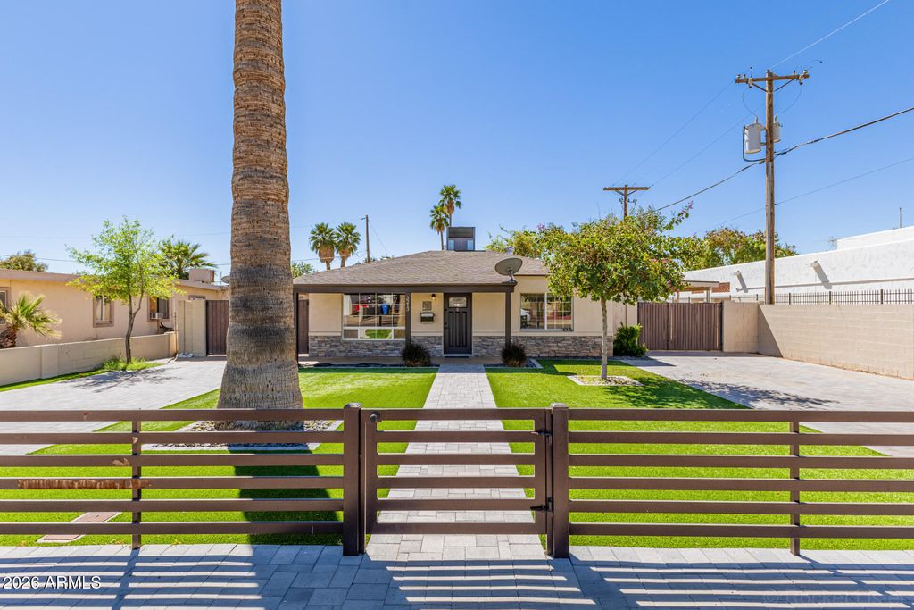 3213 E YALE Street, Phoenix, AZ 85008