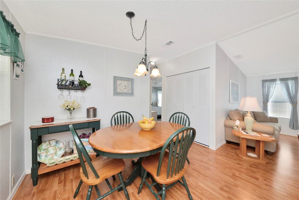 Image 12 of property listing at 804 50TH C AVENUE E, Bradenton, FL 34203