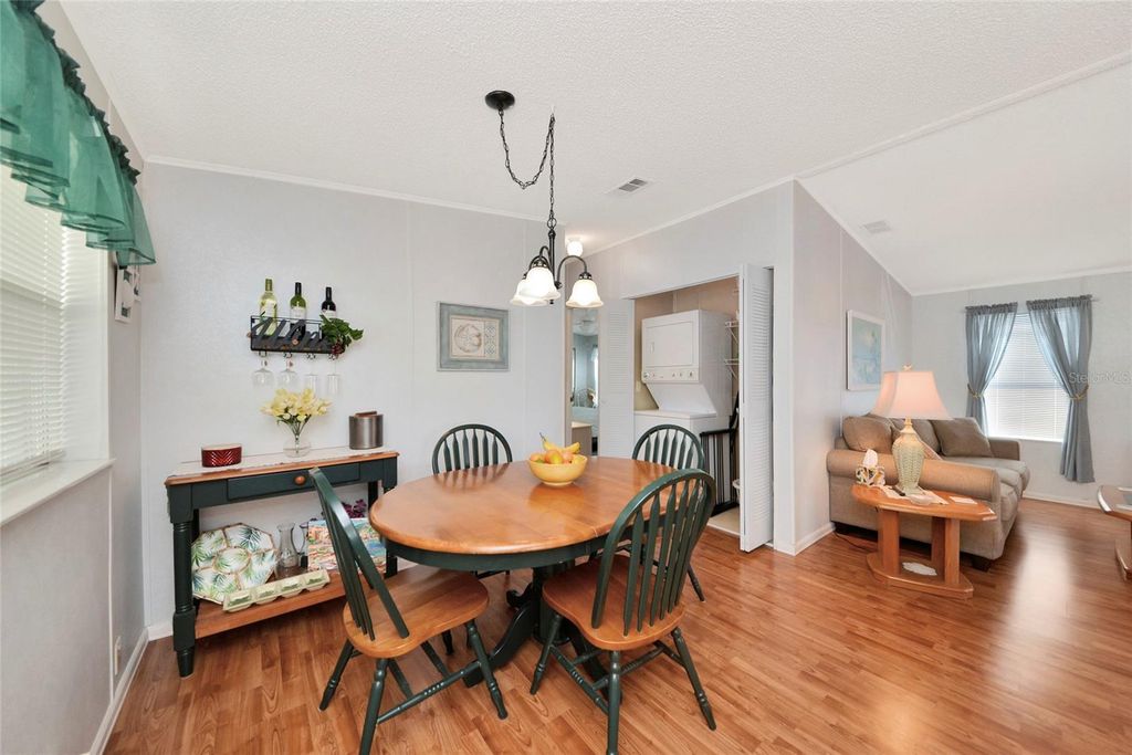 Image 22 of property listing at 804 50TH C AVENUE E, Bradenton, FL 34203