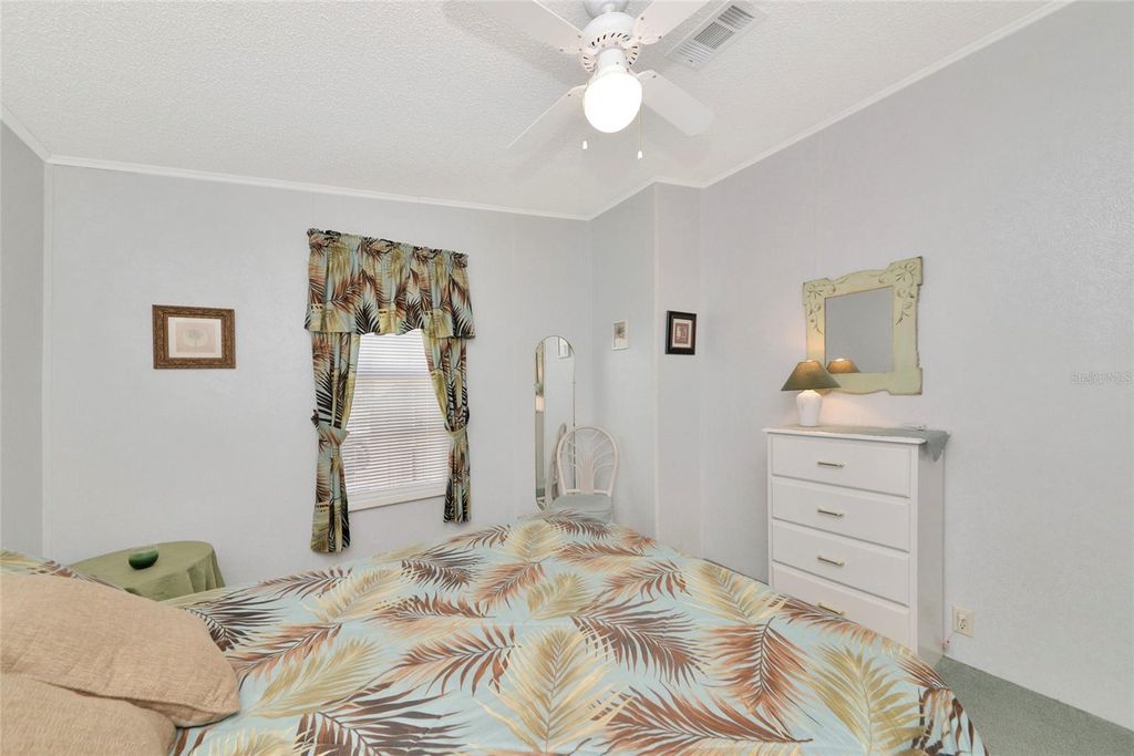 Image 27 of property listing at 804 50TH C AVENUE E, Bradenton, FL 34203