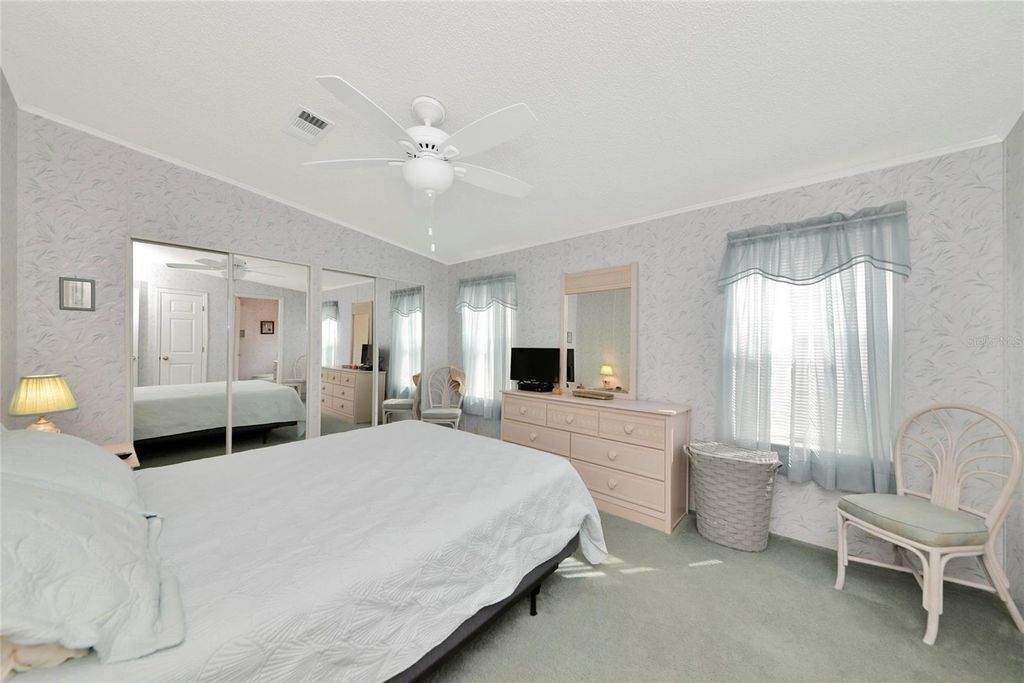 Image 31 of property listing at 804 50TH C AVENUE E, Bradenton, FL 34203
