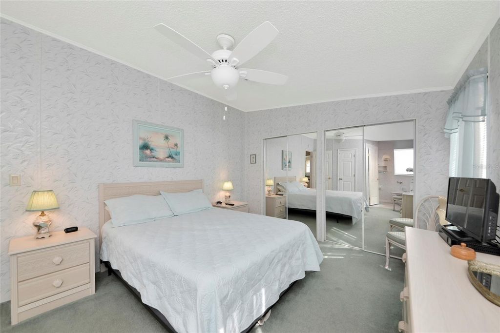 Image 32 of property listing at 804 50TH C AVENUE E, Bradenton, FL 34203