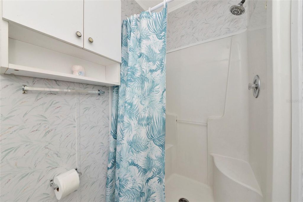 Image 36 of property listing at 804 50TH C AVENUE E, Bradenton, FL 34203