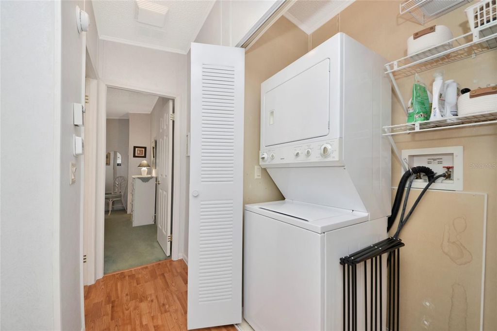 Image 38 of property listing at 804 50TH C AVENUE E, Bradenton, FL 34203