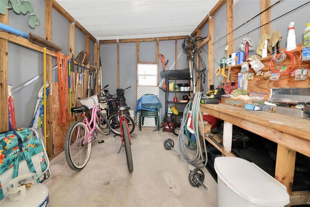 Image 39 of property listing at 804 50TH C AVENUE E, Bradenton, FL 34203