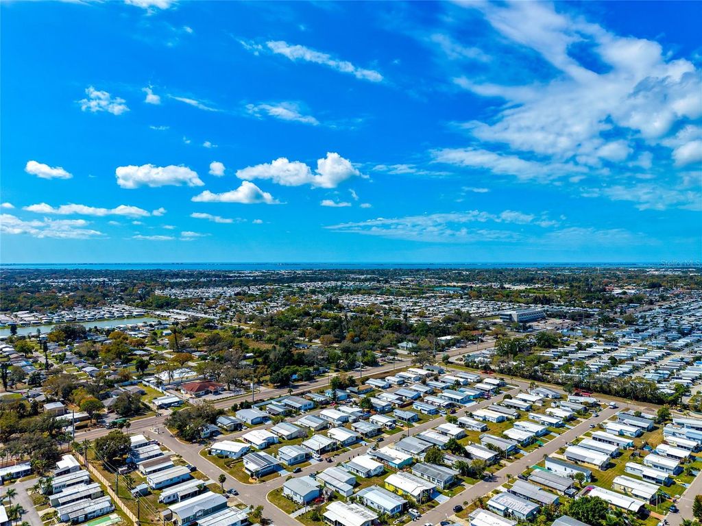 Image 59 of property listing at 804 50TH C AVENUE E, Bradenton, FL 34203